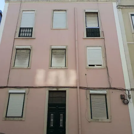 Apartment Cozy New In Arroios Lissabon