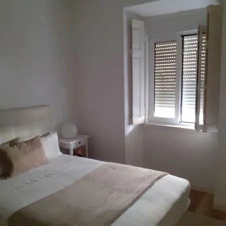 Cozy New In Arroios Lisbona