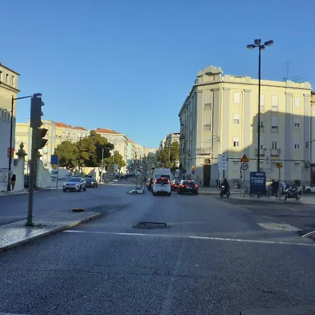 Cozy New In Arroios Apartment Lissabon