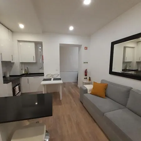 Cozy New In Arroios Lisbona